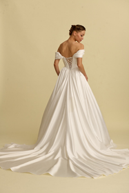 Load image into Gallery viewer, Akay kabarık prenses gelinlik modeli, prenses kesim kabarık etekli şık gelinlik tasarımı
