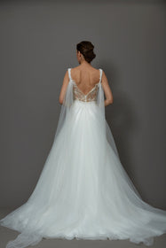 Görseli Galeri görüntüleyiciye yükleyin, Akay kabarık dantel prenses gelinlik modeli, ihtişamlı kabarık etek ve zarif üst detaylarıyla düğün gelinliği
