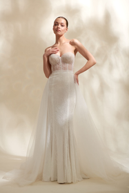 Görseli Galeri görüntüleyiciye yükleyin, Akay fit kesim balık gelinlik modeli, şık ve feminen siluetli düğün elbisesi
