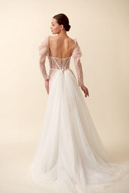 Görseli Galeri görüntüleyiciye yükleyin, Akay fit kesim balık gelinlik modeli, şık ve feminen siluetli düğün elbisesi
