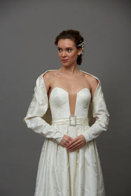 Görseli Galeri görüntüleyiciye yükleyin, Akay straplez düz kesim gelinlik modeli, modern ve zarif detaylarıyla düğün gelinliği
