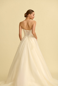 Görseli Galeri görüntüleyiciye yükleyin, Akay kabarık etekli prenses gelinlik, masalsı görünümlü klasik düğün gelinliği
