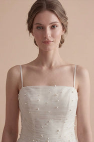 Load image into Gallery viewer, AKAY Gelinlik kare yaka ince askılı inci detaylı A kesim tül gelinlik modeli, romantik ve modern bridal tasarım.
