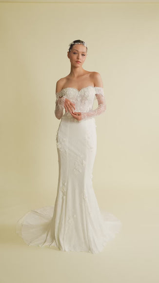 Romantik tasarımı, zarif dantel detayları ve modern çizgileriyle her gelin için özel olarak tasarlanmış A kesim, prenses ve balık model gelinlik koleksiyonu.