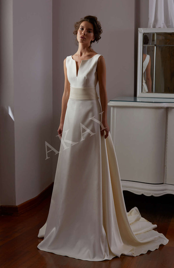 Akay sade bridal gelinlik, düz kesimli zarif ve modern gelinlik tasarımı