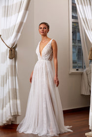 Görseli Galeri görüntüleyiciye yükleyin, Akay bohem gelinlik modeli, helen siluetli modern gelinlik tasarımı
