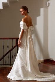 Görseli Galeri görüntüleyiciye yükleyin, balık gelinlik
